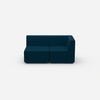 Blaues Zweisitzer Sofa von vorne
