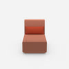 Moderner Longseat Sessel mit hoher Rückenlehne von vorne
