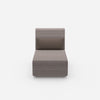 Moderner Longseat Sessel mit hoher Rückenlehne von vorne