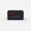 Modernes Zweisitzer Sofa mit hohem Rücken von vorne