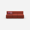 Rotes Dreisitzer Sofa von vorne