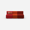 Rotes Dreisitzer Sofa von vorne