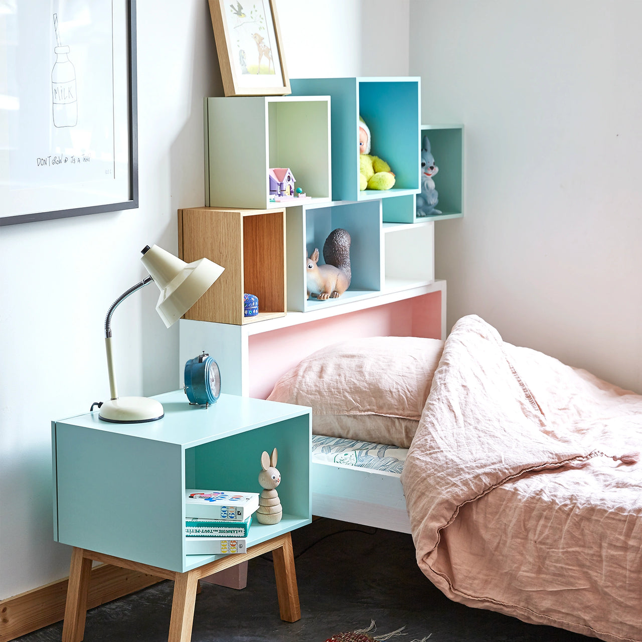 Cubit Lookbook shelving system 29