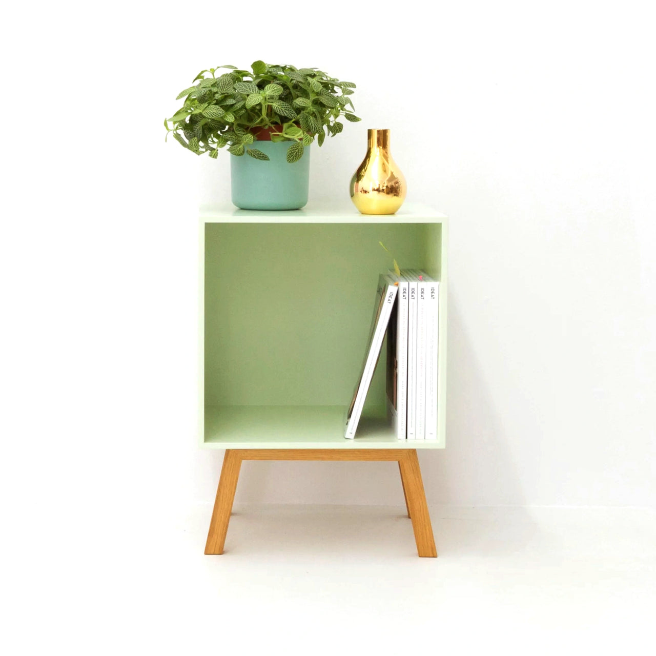 Cubit Lookbook shelving system 38