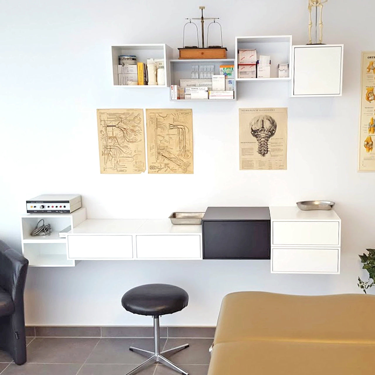 Cubit Lookbook shelving system 43