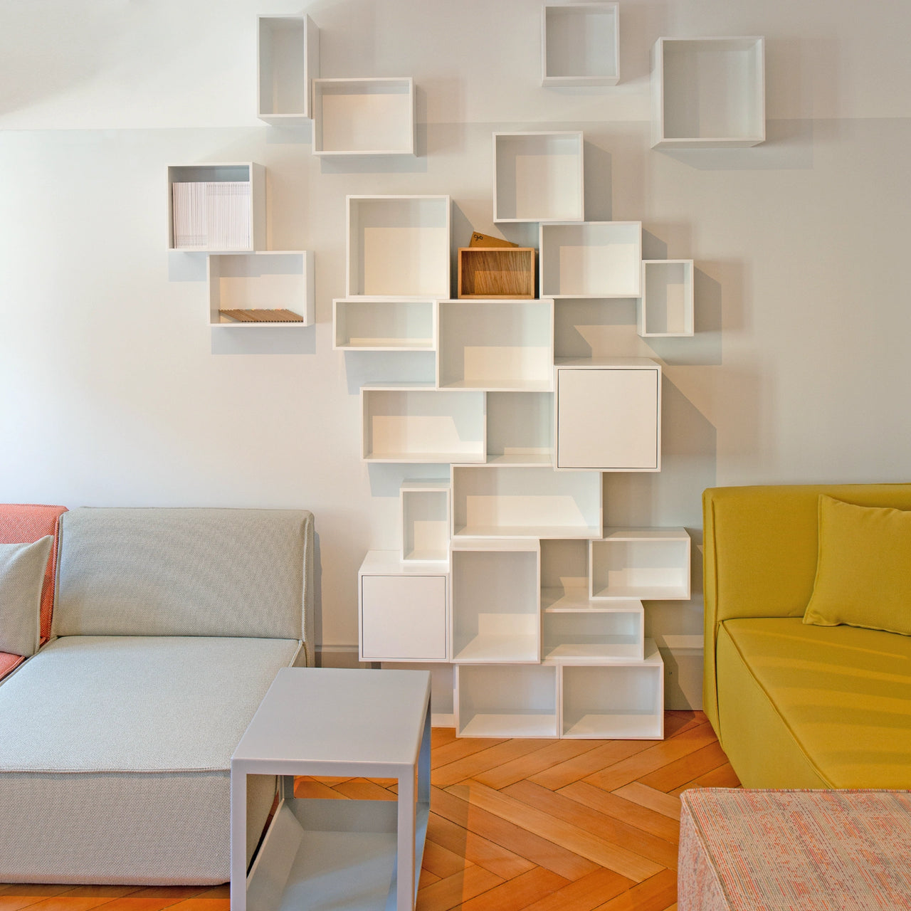 Cubit Lookbook shelving system 44