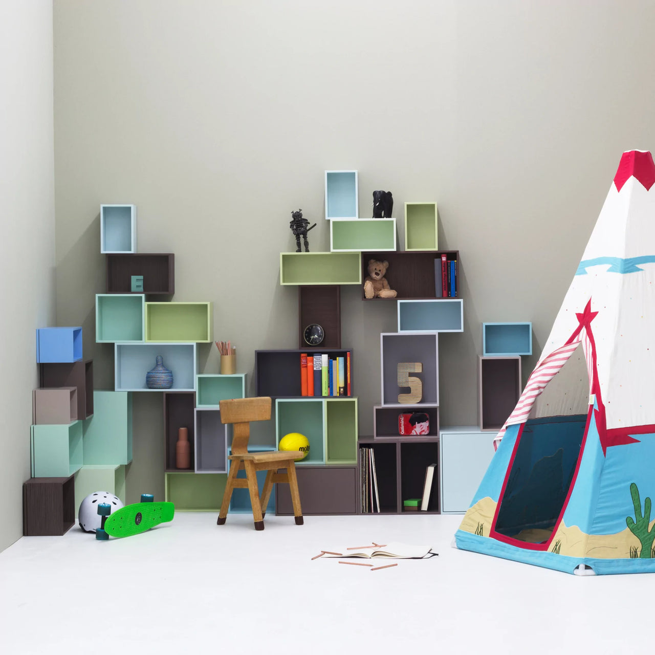 Cubit Lookbook shelving system 58