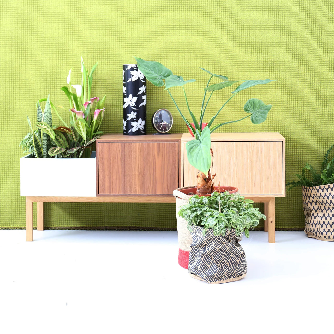 Cubit Lookbook shelving system 59