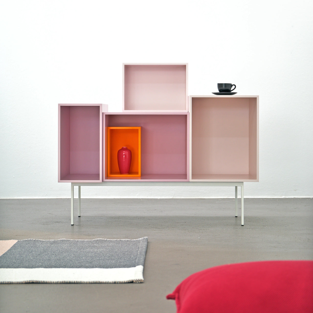 Cubit Lookbook shelving system 72