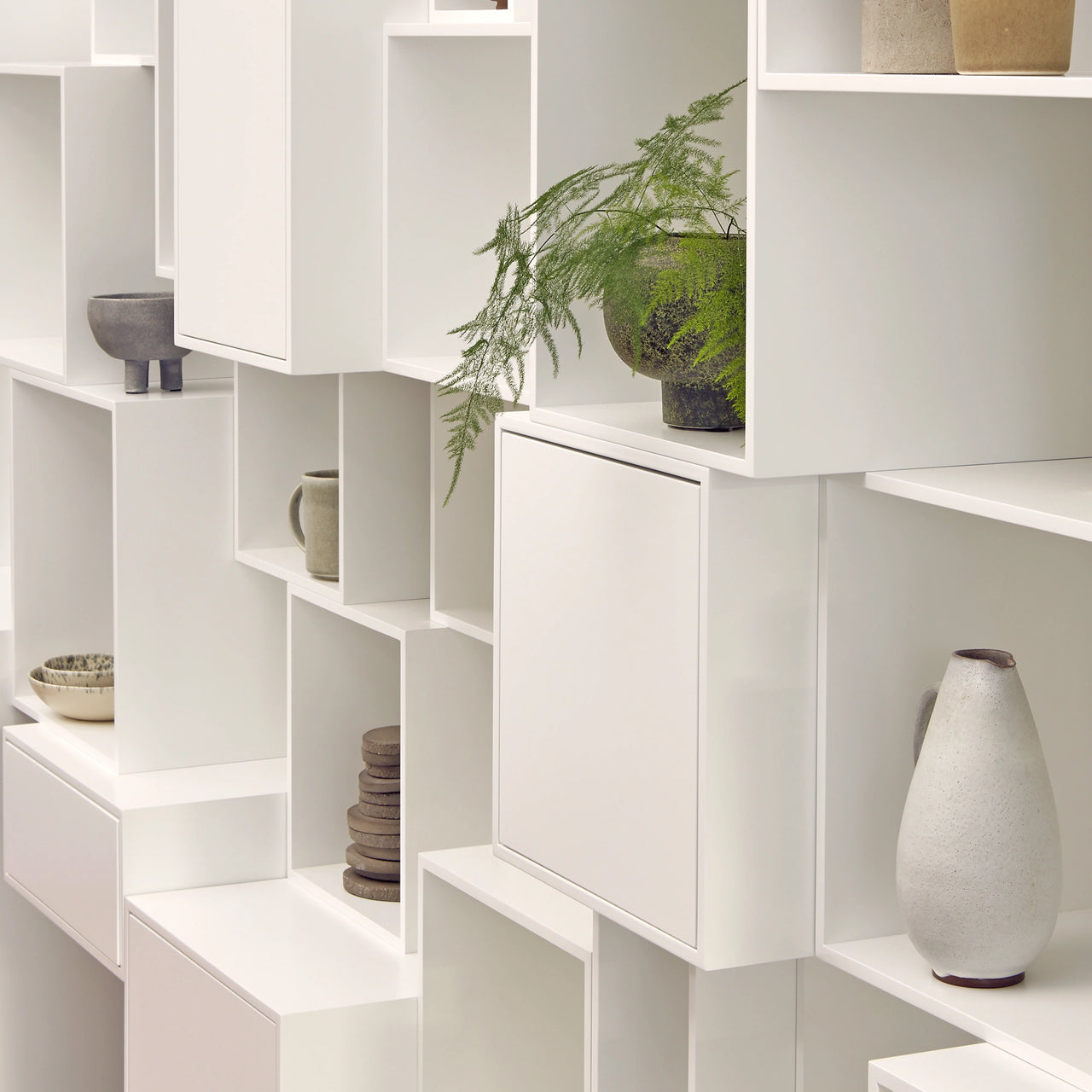Cubit Lookbook shelving system 9