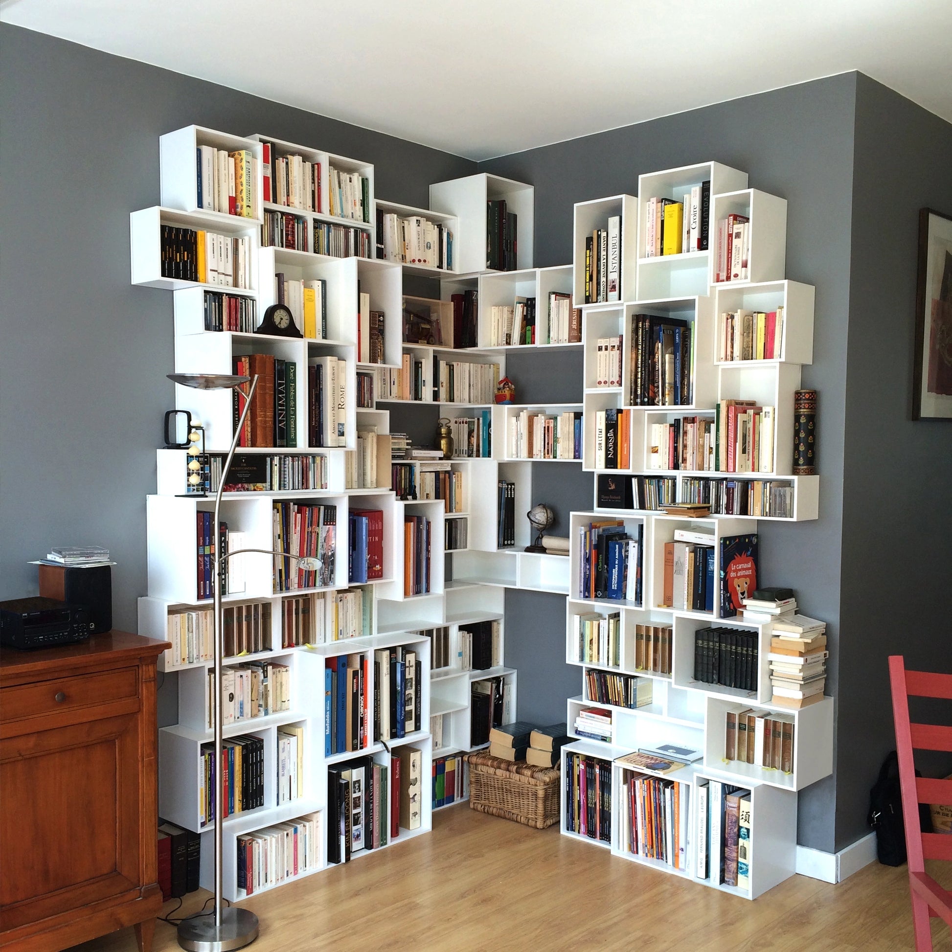 Corner shelf RK243 from the front