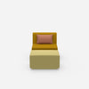Fauteuil de lecture confortable vu de face