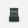 Fauteuil moderne à assise longue avec dossier haut vu de face