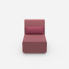 Fauteuil moderne à assise longue avec dossier haut vu de face