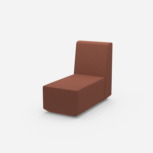 Chaise longue étroite avec dossier haut vu de côté