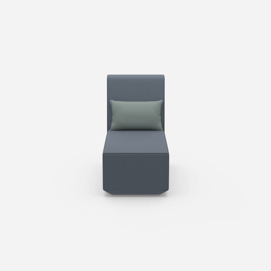 Piccola chaise longue con schienale alto frontale