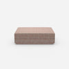 Pouf moderno grande visto frontalmente