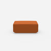 Pouf moderno arancione visto frontalmente