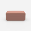 Pouf moderno rosa visto frontalmente