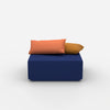 Pouf moderno quadrato visto frontalmente