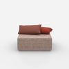Pouf moderno quadrato visto frontalmente